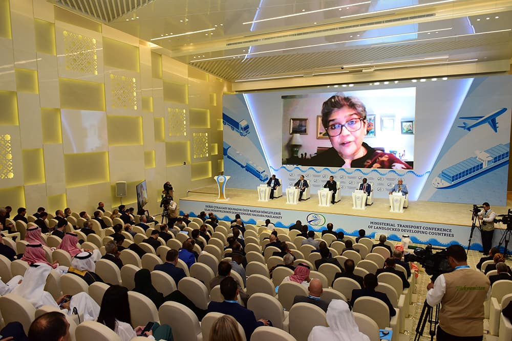 Заместитель генсека ООН Рабаб Фатима: «Туркменистан – лидер в продвижении устойчивого развития транспорта на уровне ООН»