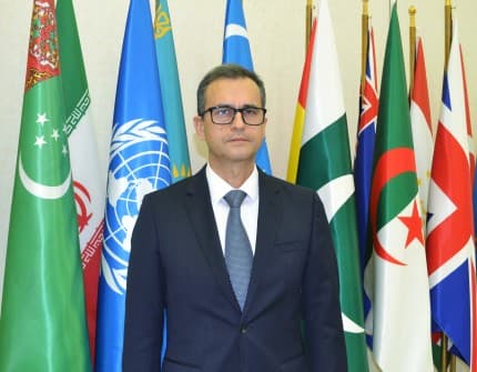 Новый глава Странового офиса ВОЗ в Туркменистане вручил копии верительных грамот