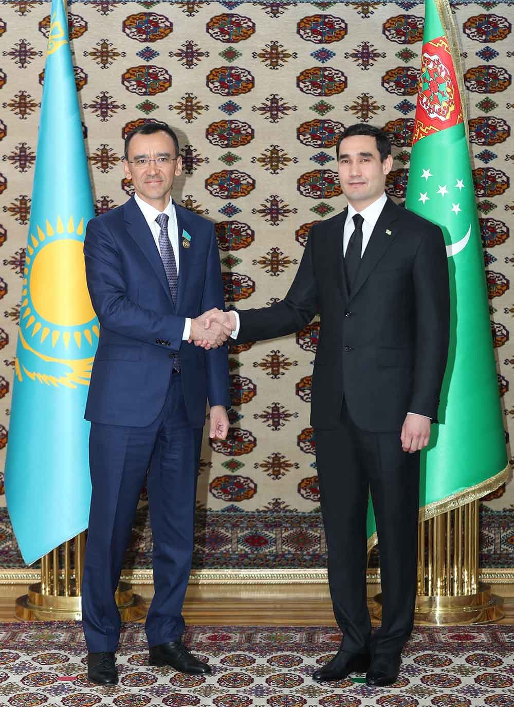 Президент Туркменистана и спикер парламента Казахстана обсудили перспективы взаимодействия