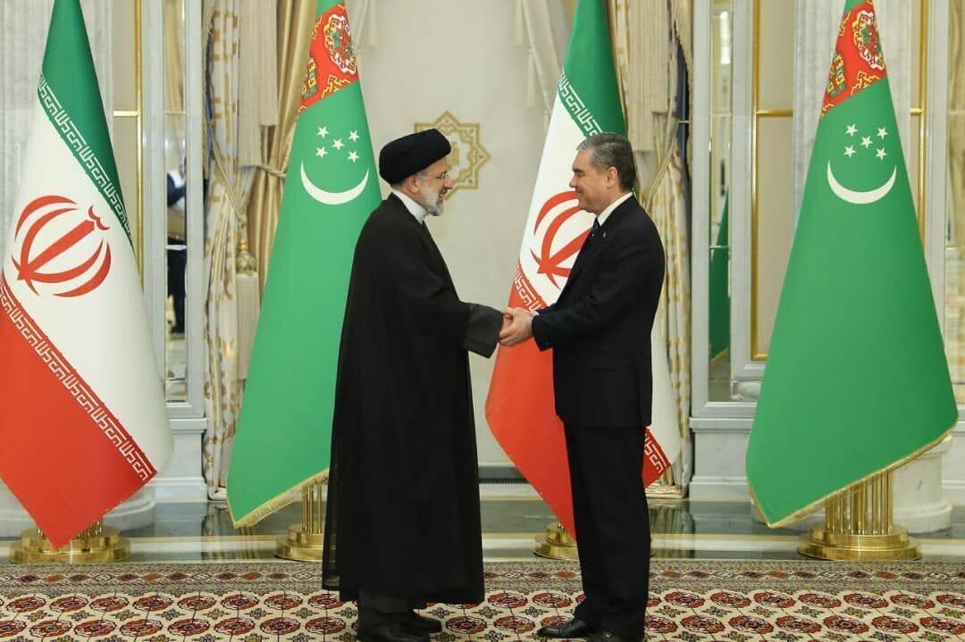 Iranian President visits Turkmenistan for the first time