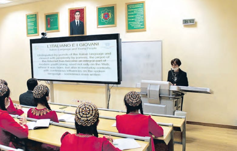 Master classes on the study of the Italian language were organized for three Ashgabat universities