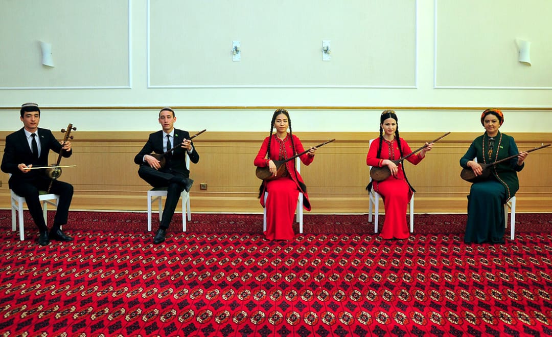 Музыкальные школы Дашогуза и Мары поделились своим опытом в исполнении дестанов