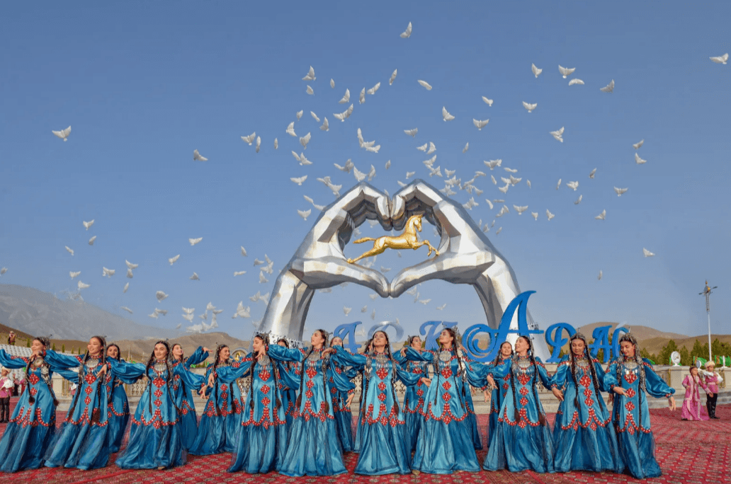 Старинные предания о создании известных туркменских песен об ахалтекинских скакунах