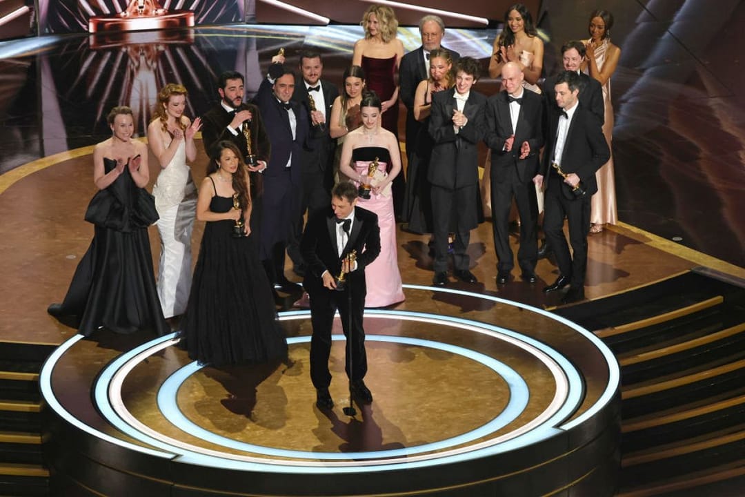 Фильм «Анора» стал главным триумфатором церемонии вручения премии «Оскар»