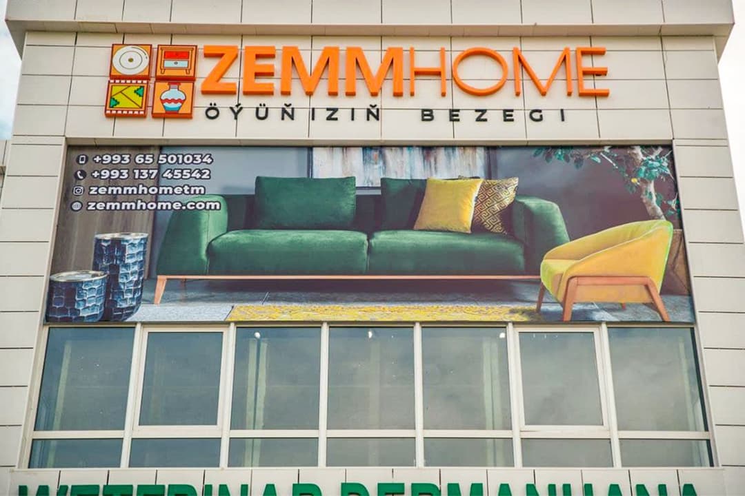 The Zemmhome store offers a large assortment of bright carpets for the children's room