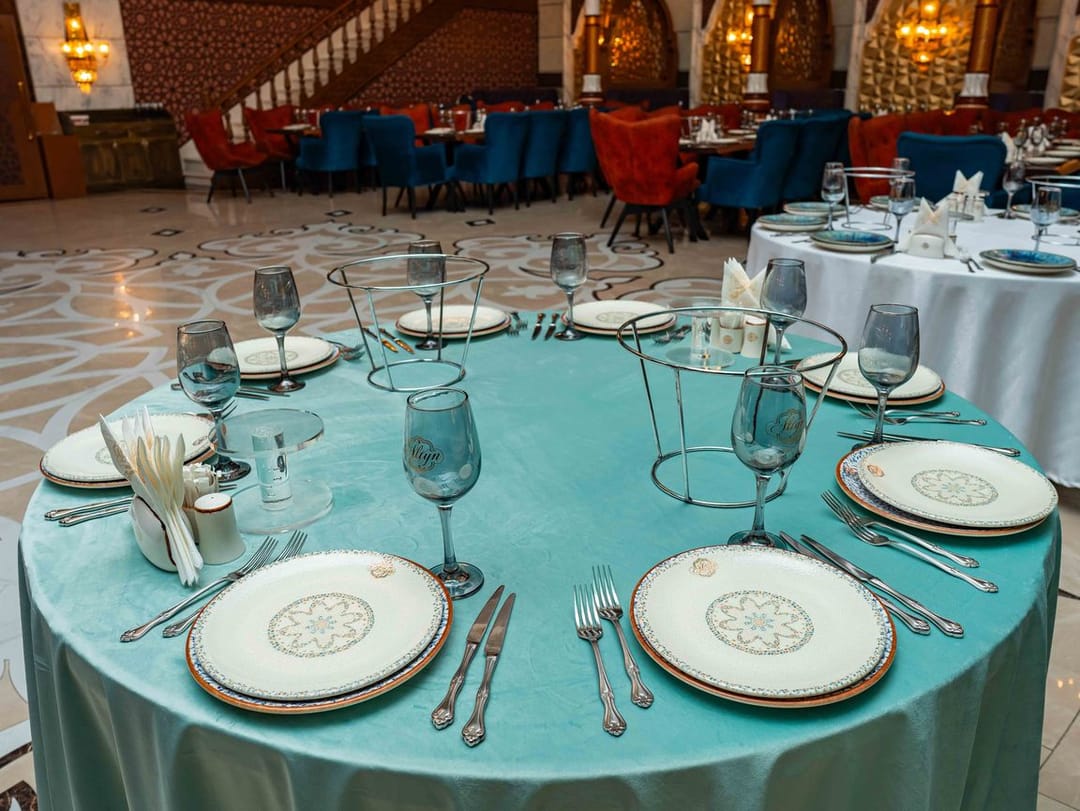 Ресторан Altyn Çaýhana предлагает услугу аренды палаток для выездных мероприятий