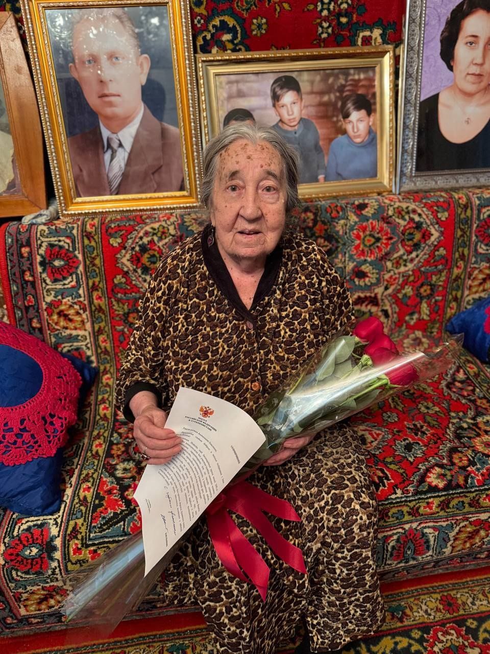 Посольство РФ в Туркменистане поздравило ветерана Антонину Пряничникову с 97-летием