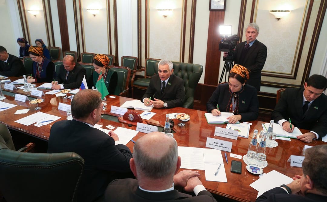 Kasymguly Babaýew Federasiýa Geňeşiniň başlygynyň orunbasary Konstantin Kosaçýow bilen duşuşdy