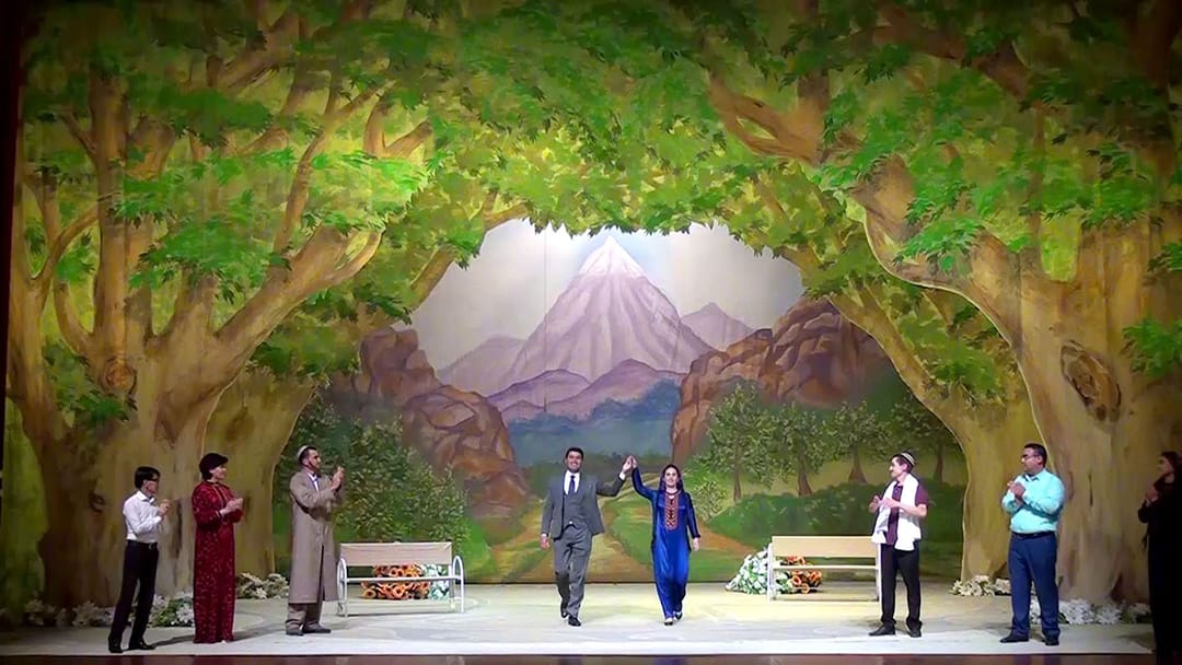 В музыкально-драматическом театре Дашогуза поставлен новый спектакль «Радужное лето»