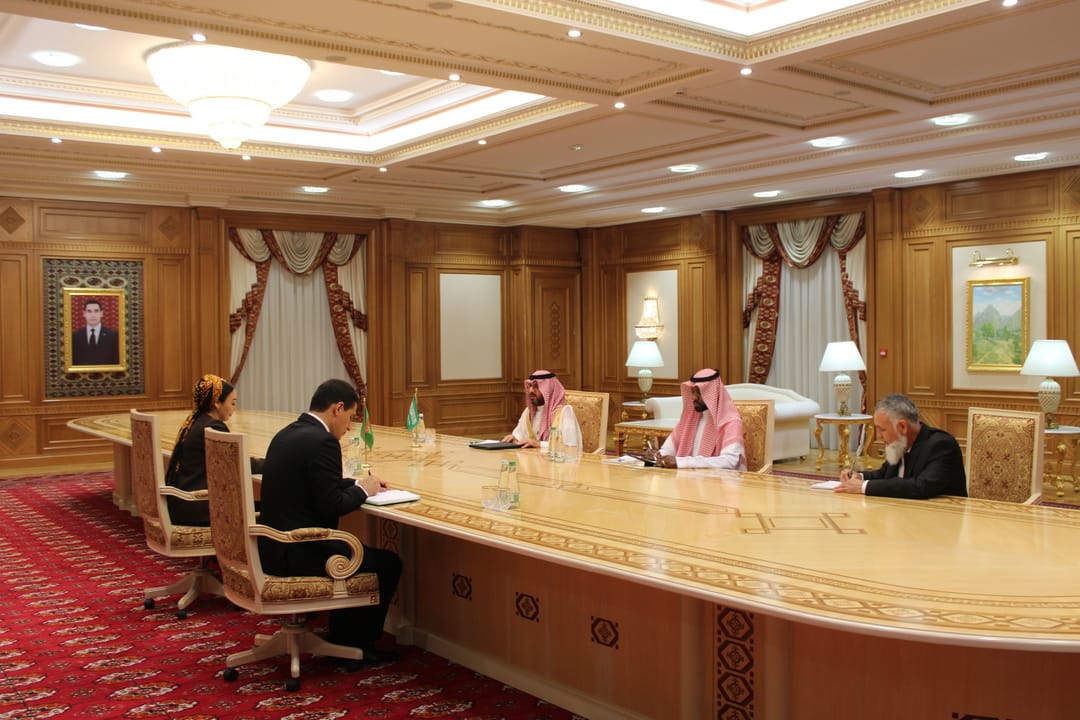 Председатель Меджлиса Туркменистана провела встречу с послом Саудовской Аравии