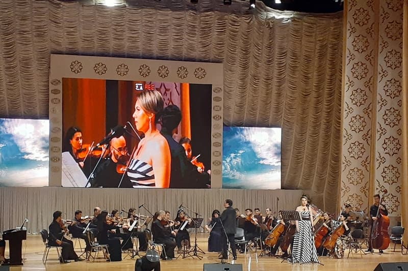 В Ашхабаде состоялся концерт «Таинство музыки» молодежного камерного оркестра под управлением Расула Клычева