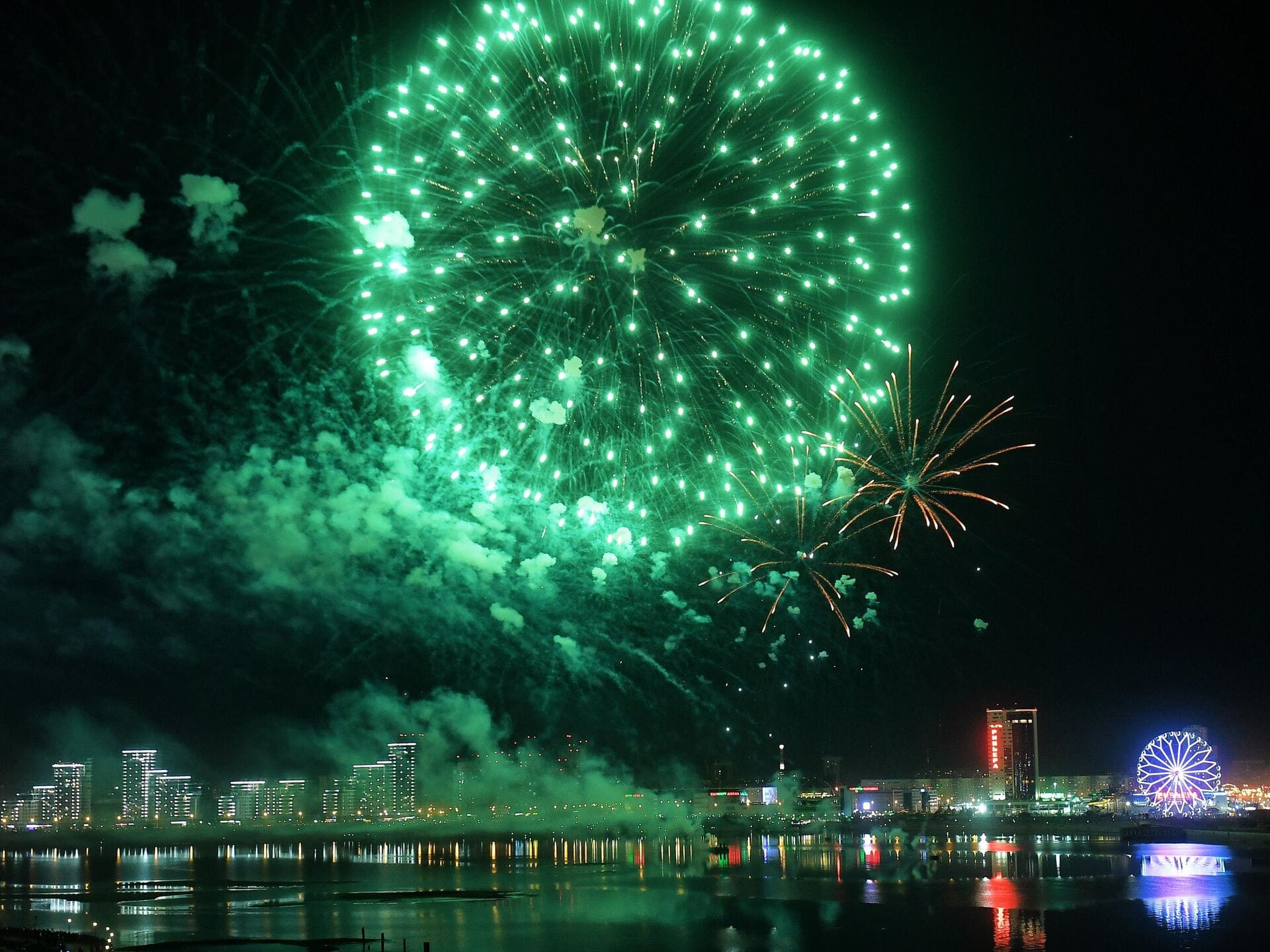 Крупнейший фестиваль фейерверков прошел в Японии