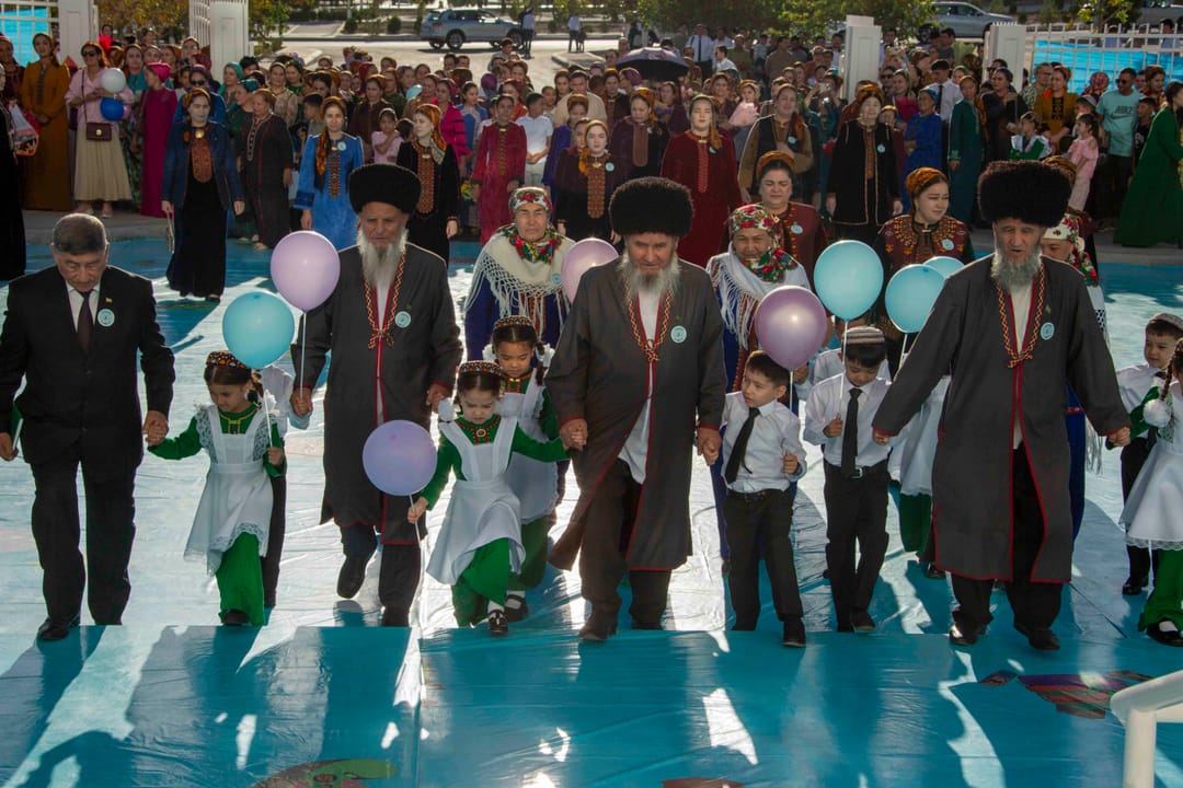 В Туркменистане отметили День знаний и студенческой молодёжи