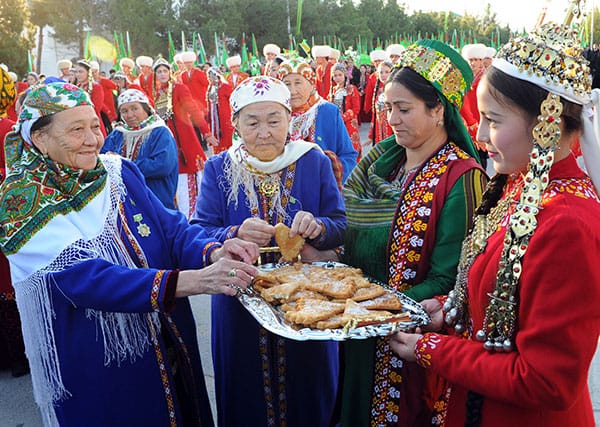 Туркменистан отмечает День государственного флага