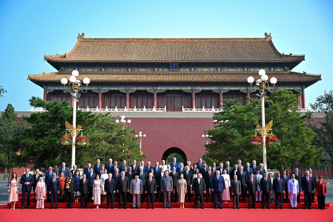 Президент Туркменистана принял участие в параде Победы в Пекине