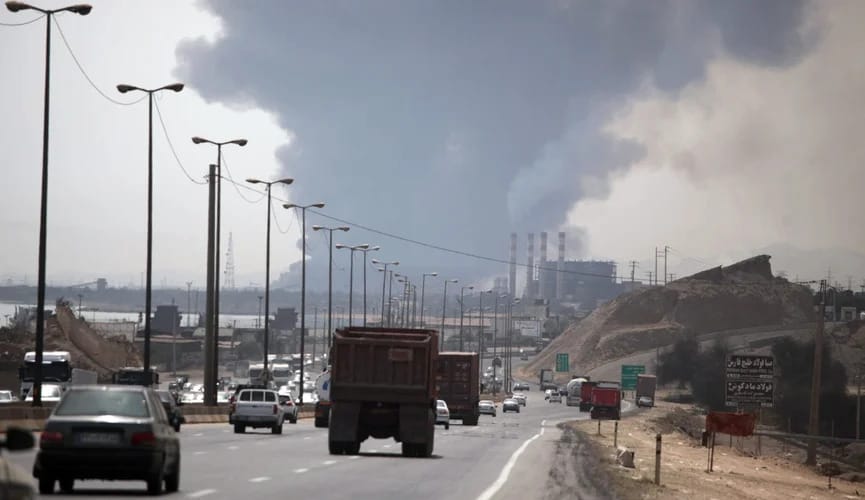 İran'ın güneyindeki Şehid Recai Şehr limanında meydana gelen patlamada 40 kişi hayatını kaybetti