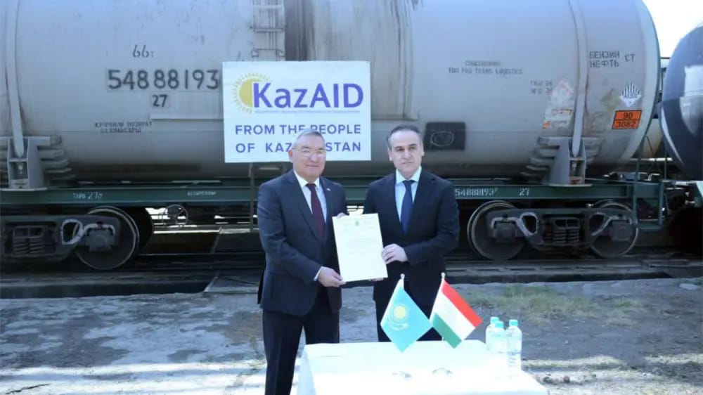 Казахстан передал Таджикистану партию мазута на сумму $1,65 млн