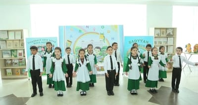 Книжная акция «Весёлое лето» прошла в школе Ашхабада