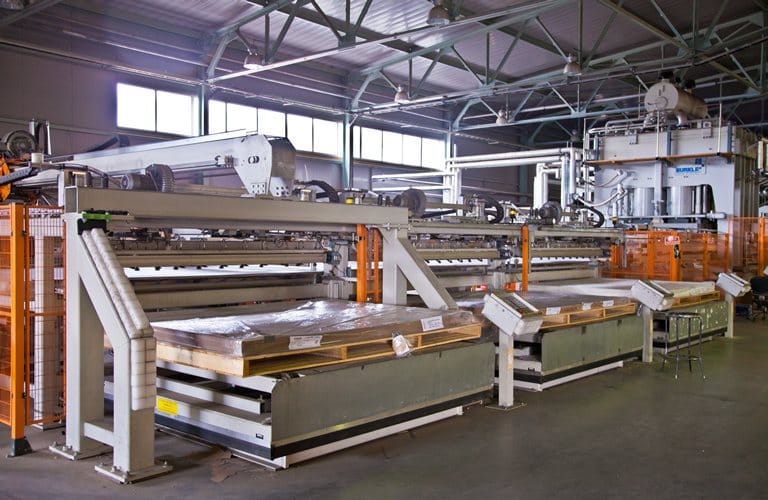 В Дашогузе будет построен цех по производству ламината