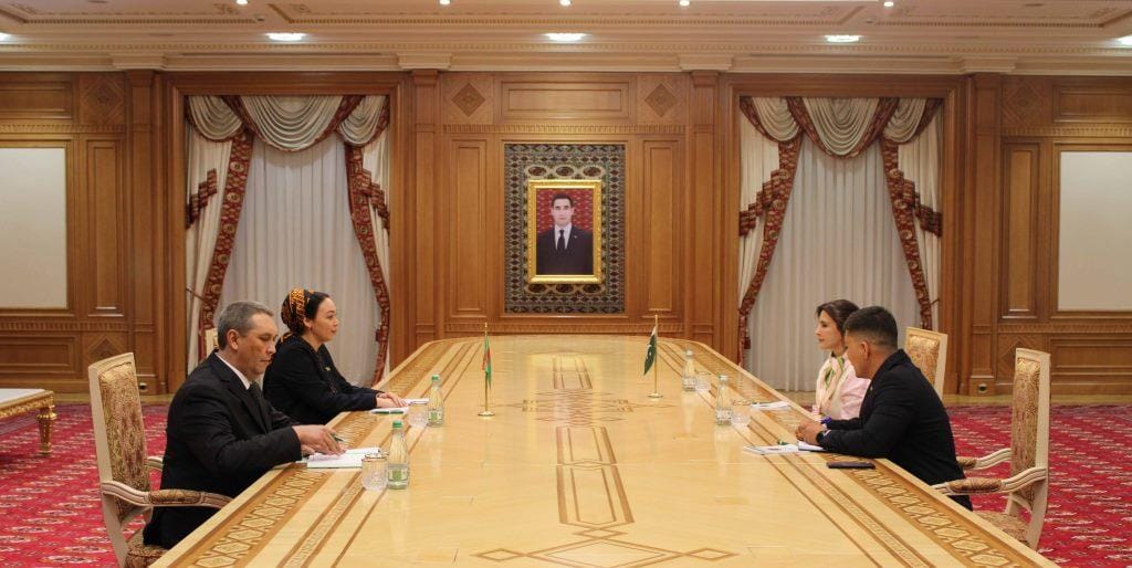 В Меджлисе Туркменистана прошла встреча с новым послом Пакистана