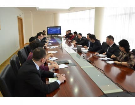 Возможное воздействие на регион глобального кризиса, вызванного пандемией, обсуждено на встрече в МИД Туркменистана