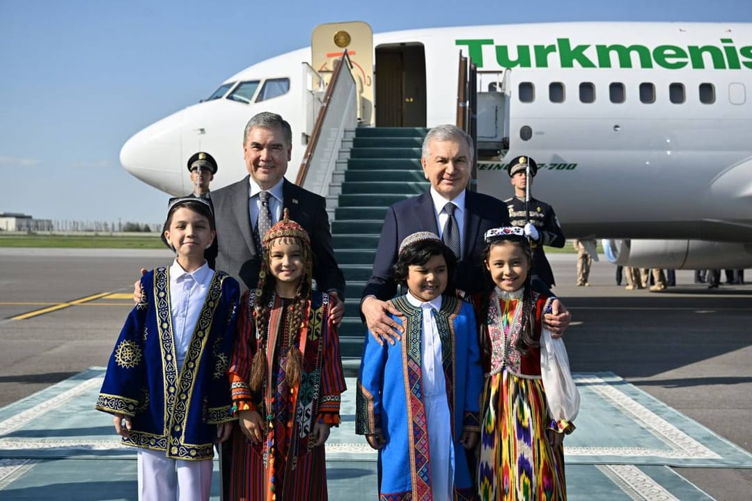 Гурбангулы Бердымухамедов завершил визит в Кыргызстан и отправился в Узбекистан