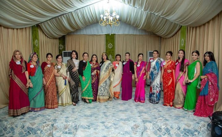 Aşgabatda hindi sarilerini geýmek boýunça bäsleşik geçirildi