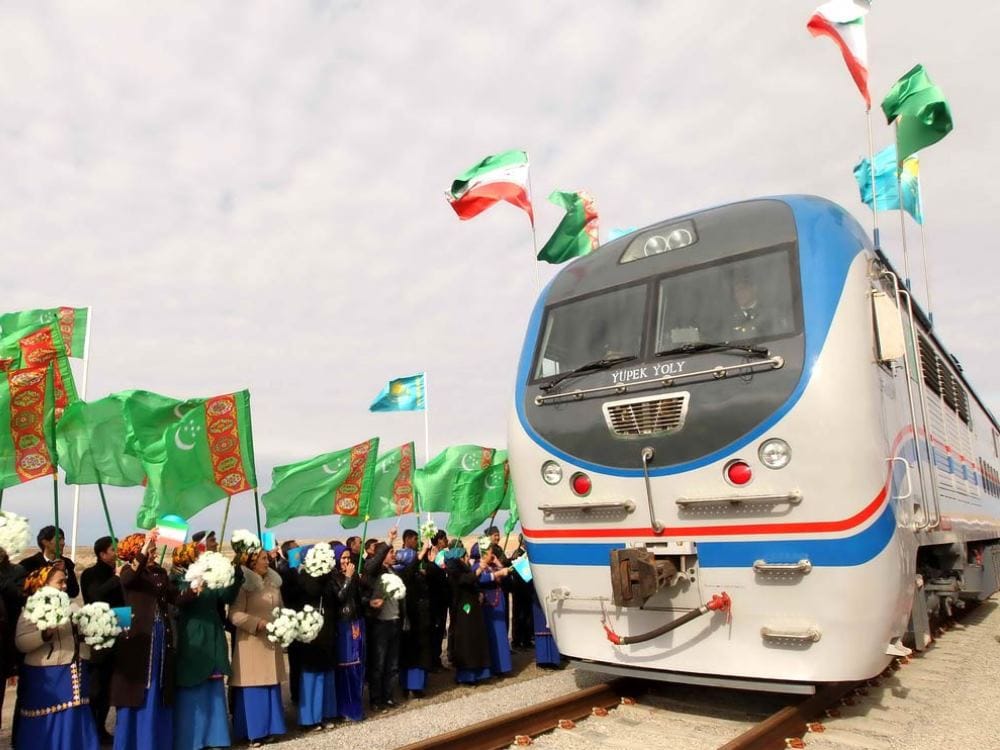 Türkmenistan bilen Eýranyň arasynda synag ýolagçy otlusy ýola goýlar