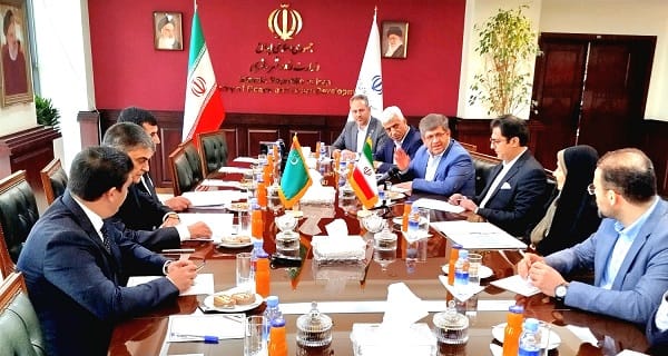 Eýran Türkmenistan bilen üstaşyr ýük daşamalaryny 20 million tonna ýetirmegi maksat edinýär