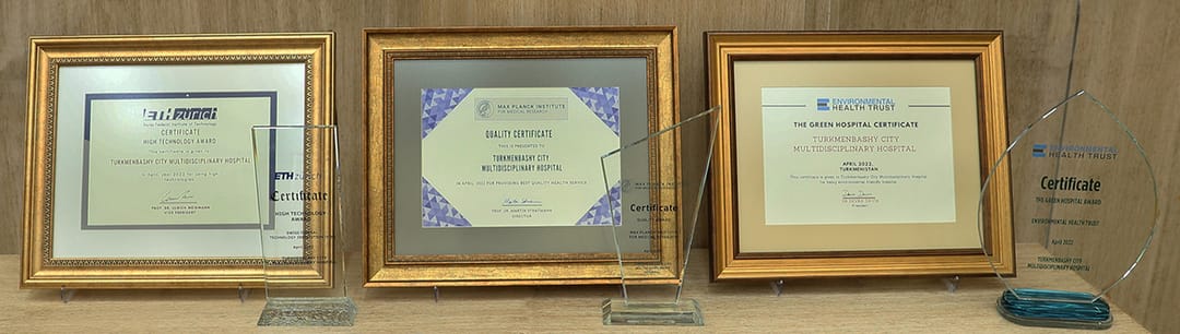 Türkmenbaşydaky köpugurly hassahana halkara güwänamalaryň üçüsi gowşuryldy