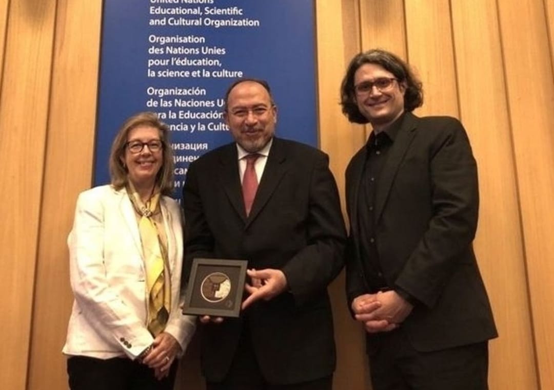 Aýa Zeminiň medeniýeti barada maglumatlar ýerleşdirilen wagt kapsulasy iberiler