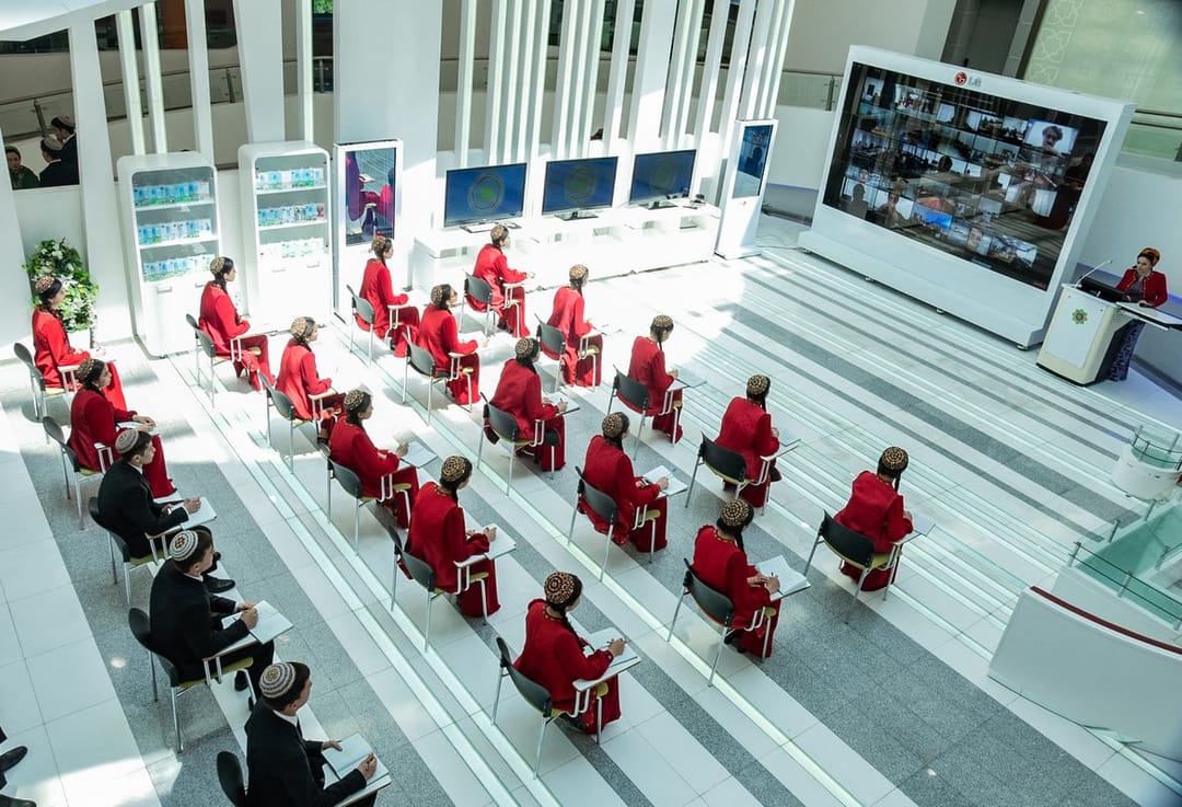 В Туркменистане стартовала международная студенческая олимпиада по информатике