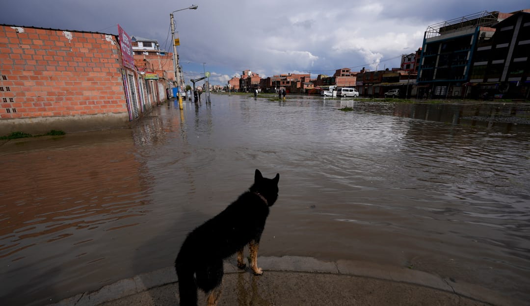 Boliwiýa suwuň astyna gidýär