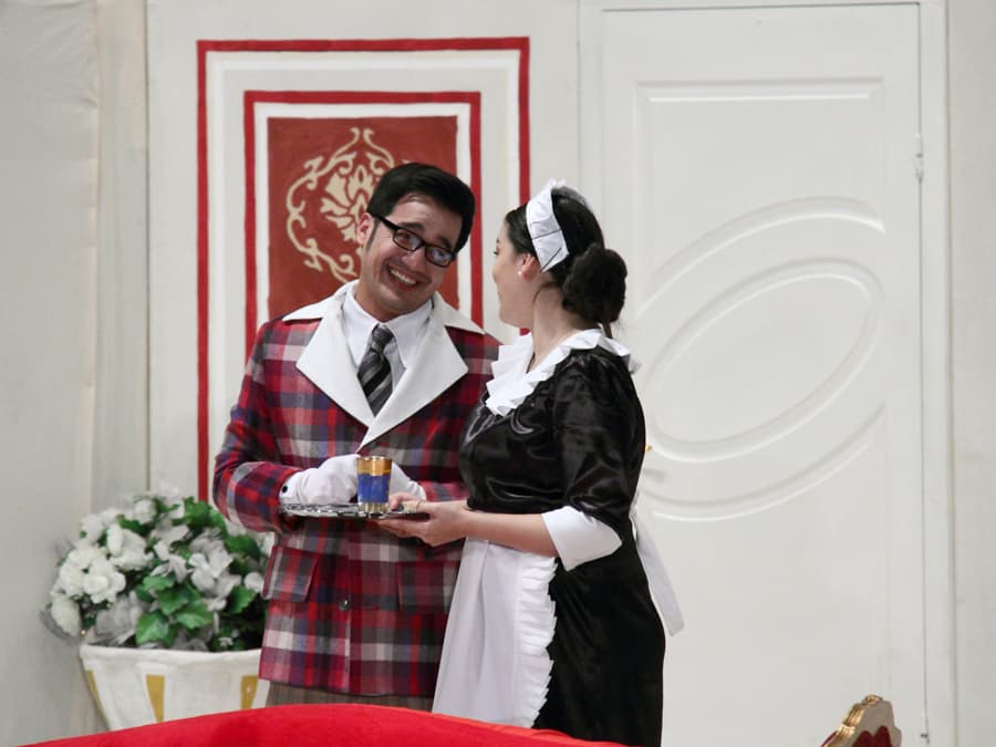 В главном драмтеатре Туркменистана – премьера спектакля «Оскар или слишком много для одного дня»