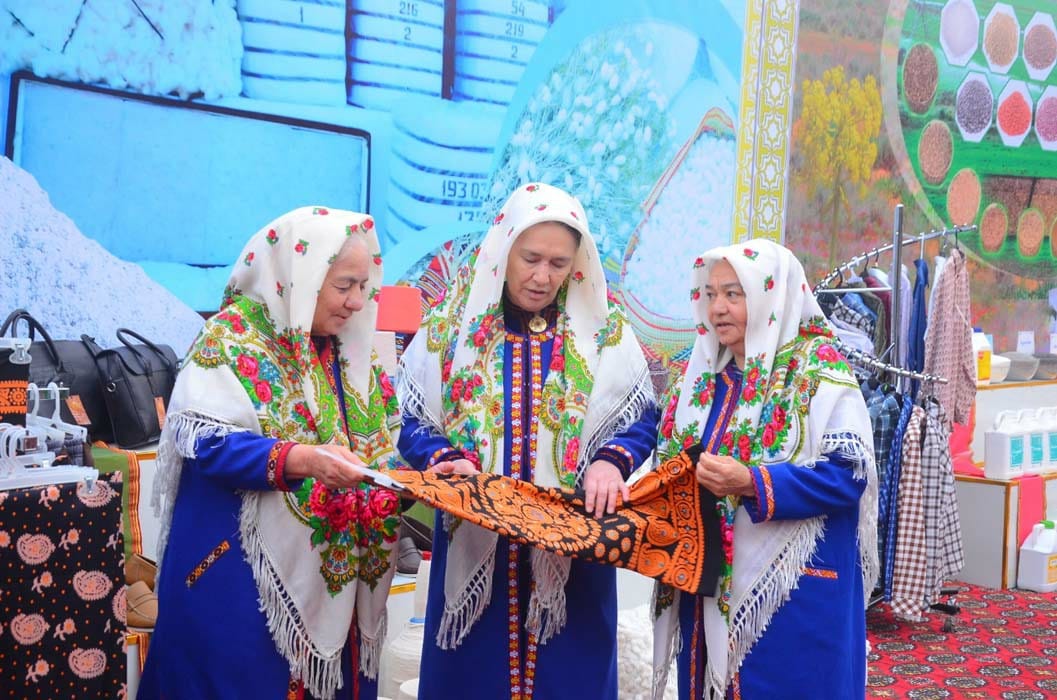 Türkmenistanyň rekord ýaşly 5 zenany