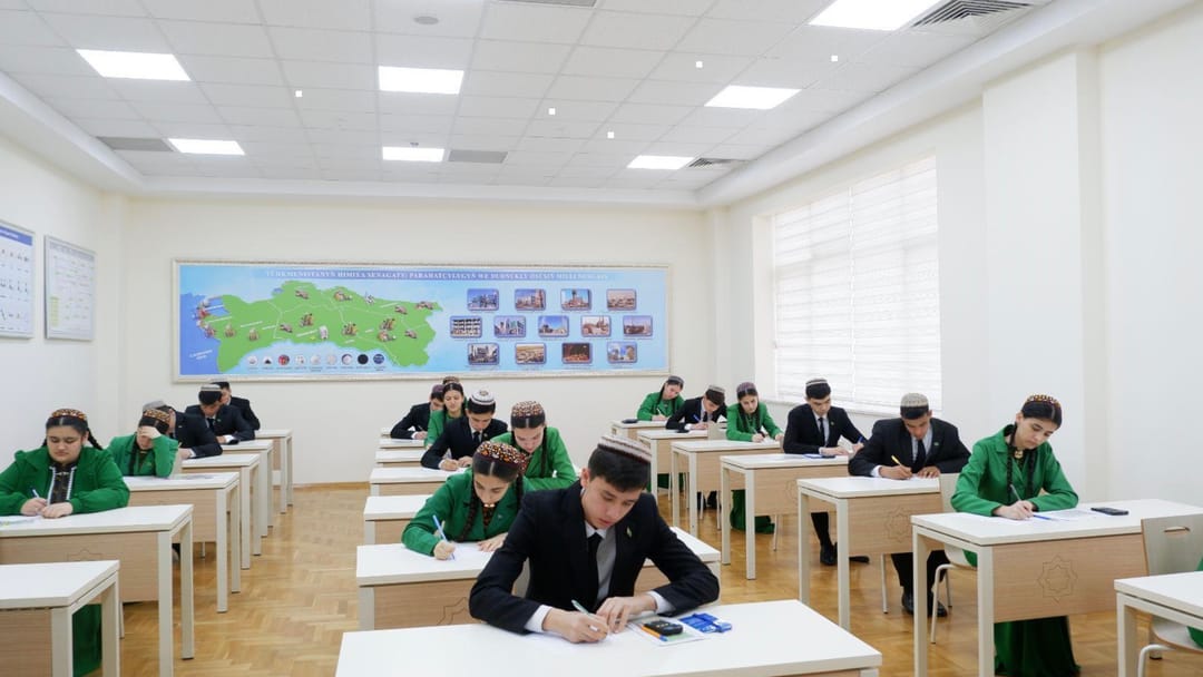 «Altyn asyryň altyn zehinleri» bäsleşiginiň döwlet tapgyryna 800-den gowrak mekdep okuwçysy gatnaşdy ý