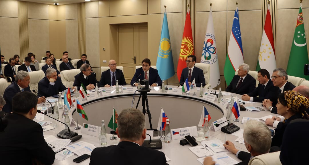 Daşkent Türkmenistanyň ilçihanasynyň başlangyjy bilen «tegelek stol» geçirildi