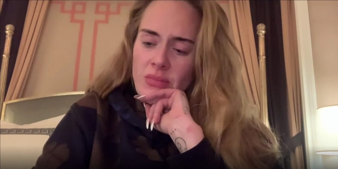 Adele apologizes to fans for postponing concert
