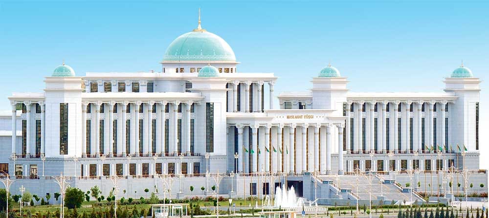 В Туркменистане принят конституционный закон о политике мира и доверия