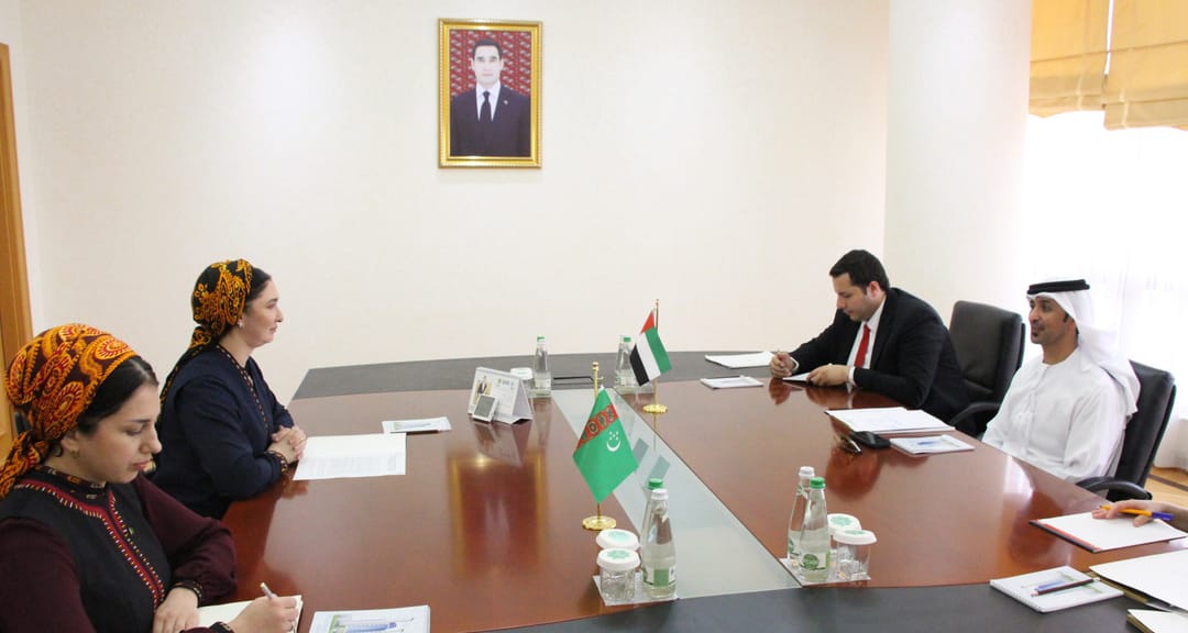 Замглавы МИД Туркменистана провела встречу с послом ОАЭ