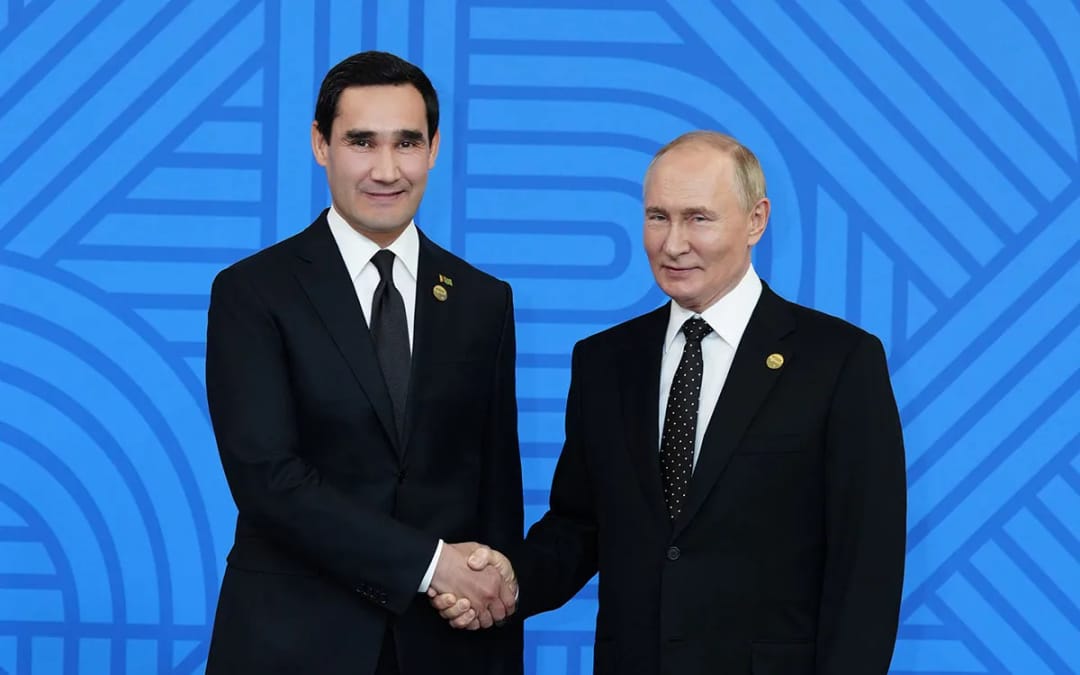 Президент Туркменистана пригласил Владимира Путина в Ашхабад на Форум мира и доверия