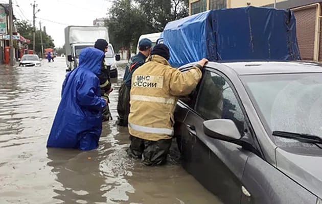 Dagystandaky güýçli çabgalar ulaglary äkitdi