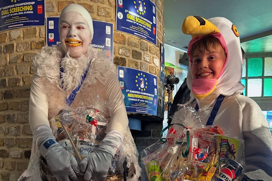 Daniýada çarlaklaryň sesine öýkünmek boýunça ýaryş geçirildi