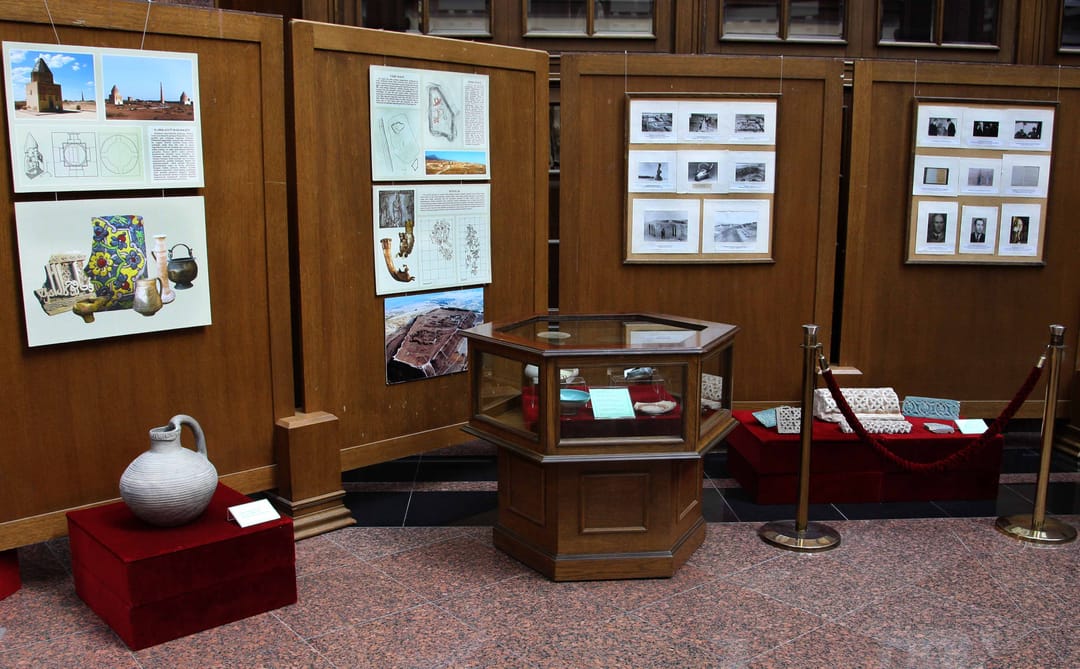 В Государственном музее Туркменистана открылась выставка к Дню науки