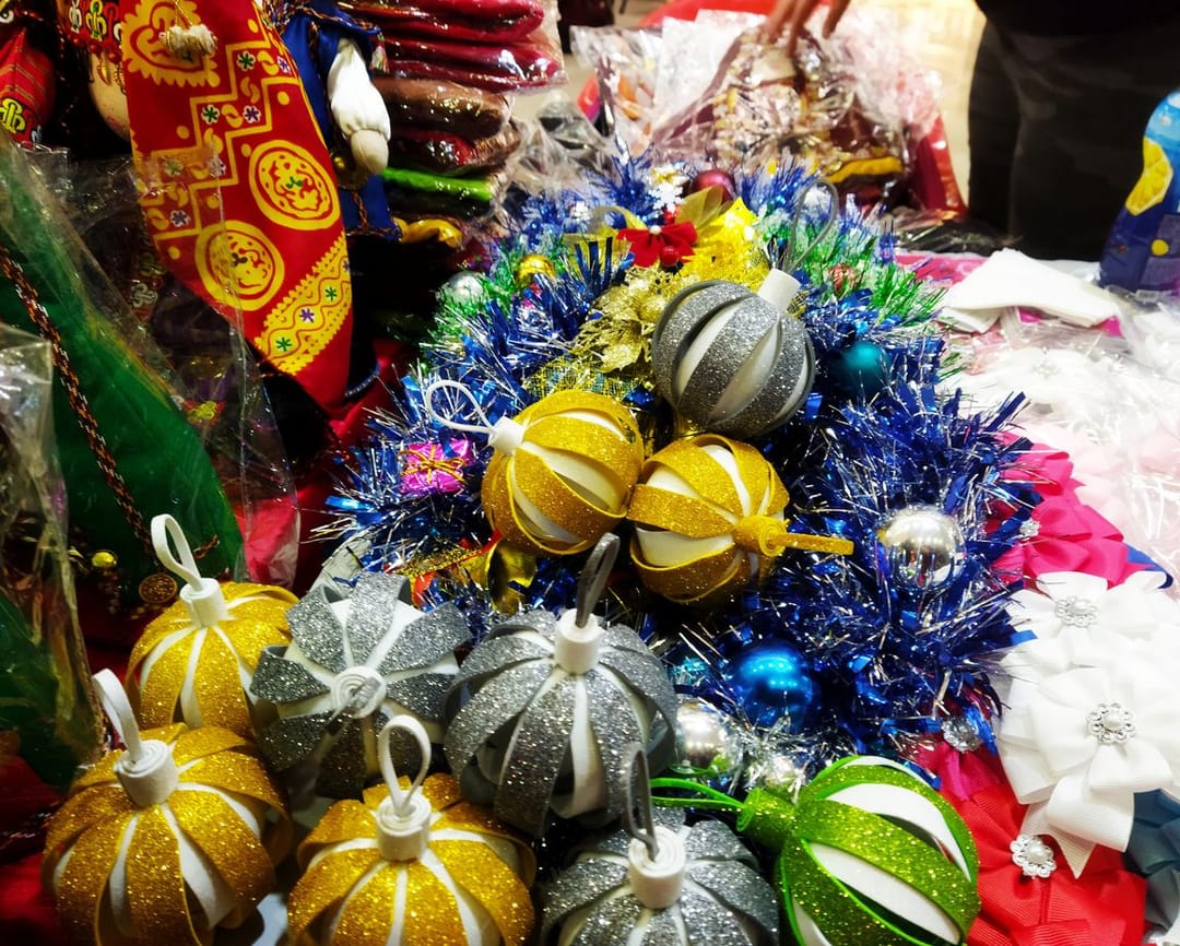 В Туркменабате состоялась новогодняя ярмарка мастеров ручных изделий