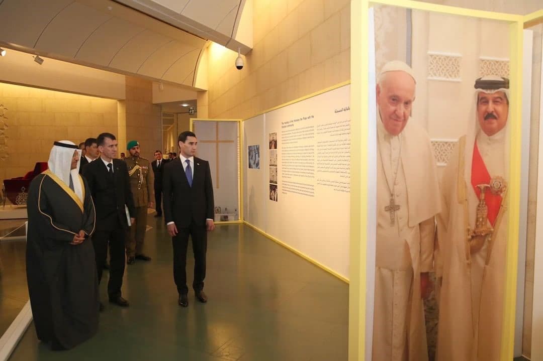 Президент Туркменистана посетил Национальный музей Бахрейна