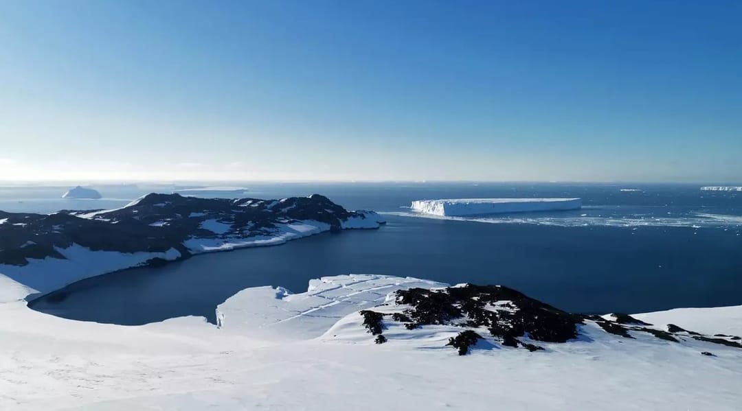 Скорость таяния ледяного кольца Антарктиды вызывает опасения климатологов по всему миру