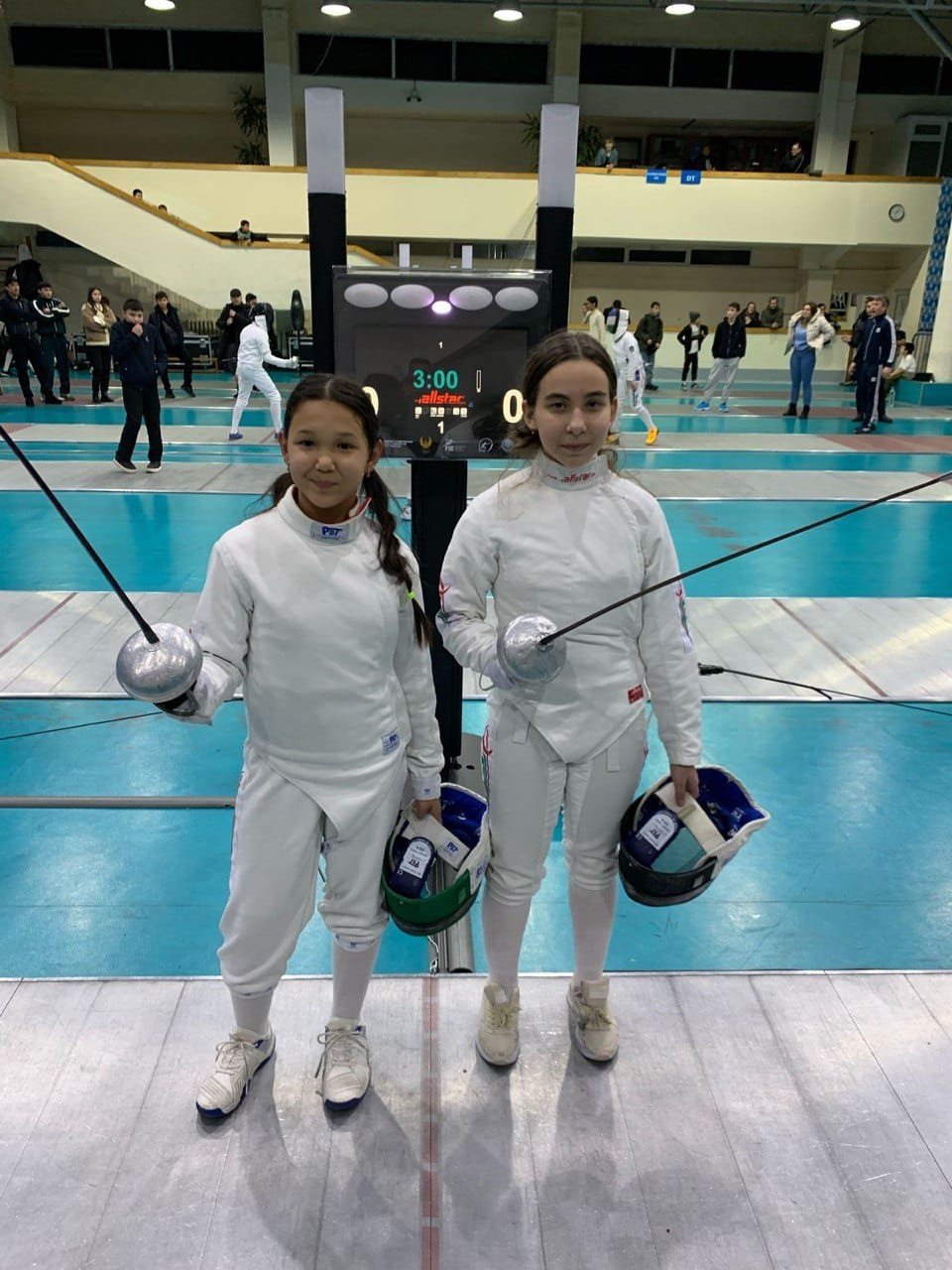 В Ашхабаде открылся набор детей в секцию фехтования