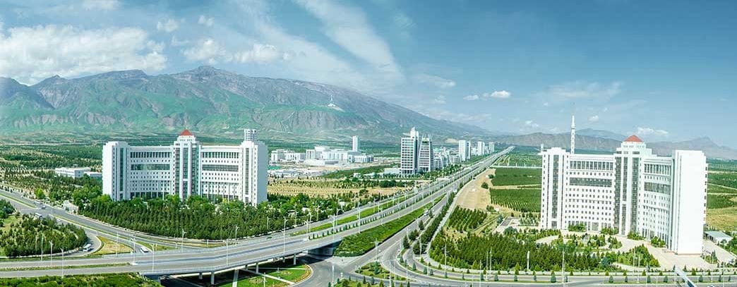 What is the weather expected in Turkmenistan in the last days of a leap year and the first days of 2021