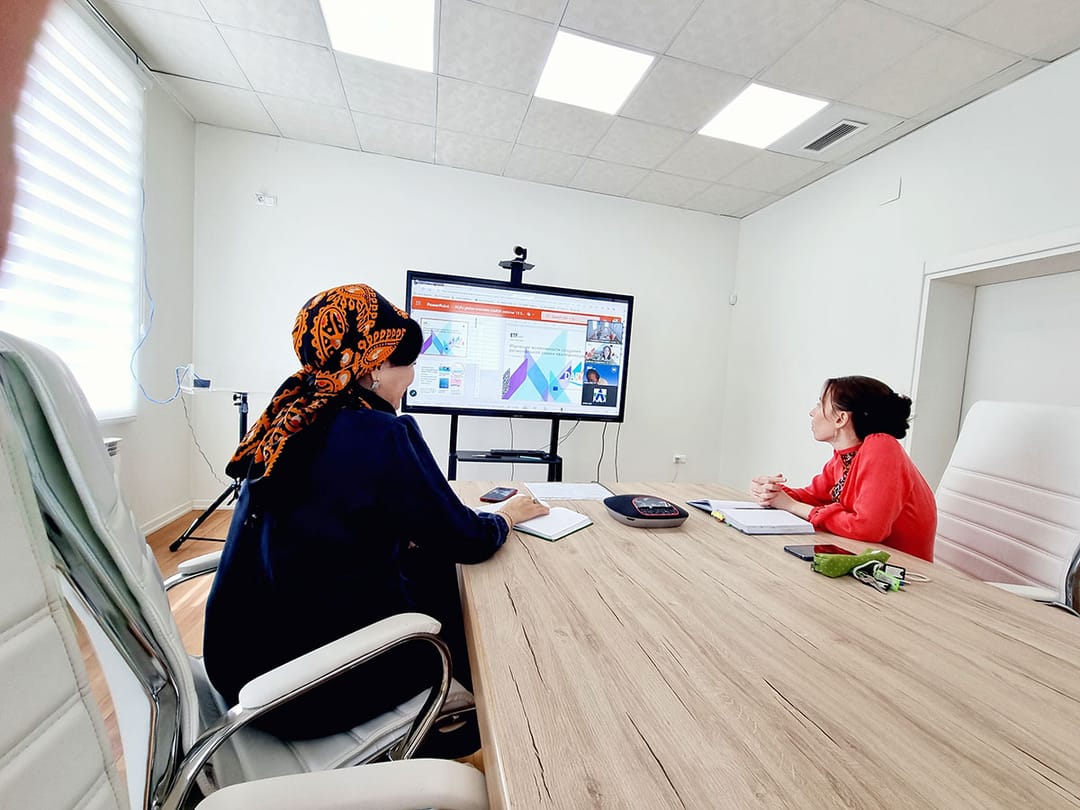 В Туркменистане успешно реализуется образовательный проект DARYA